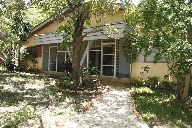 frontofhousebefore